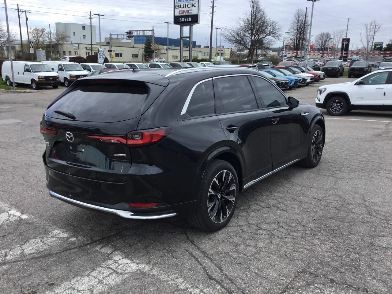 2025 Mazda CX-90 MHEV Signature Photo4