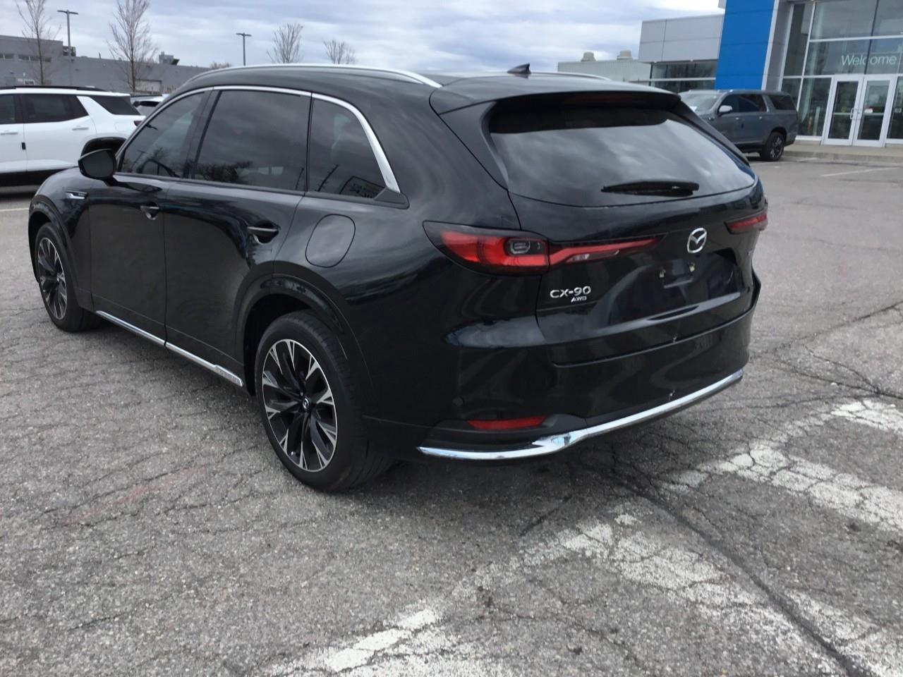 2025 Mazda CX-90 MHEV Signature Photo2