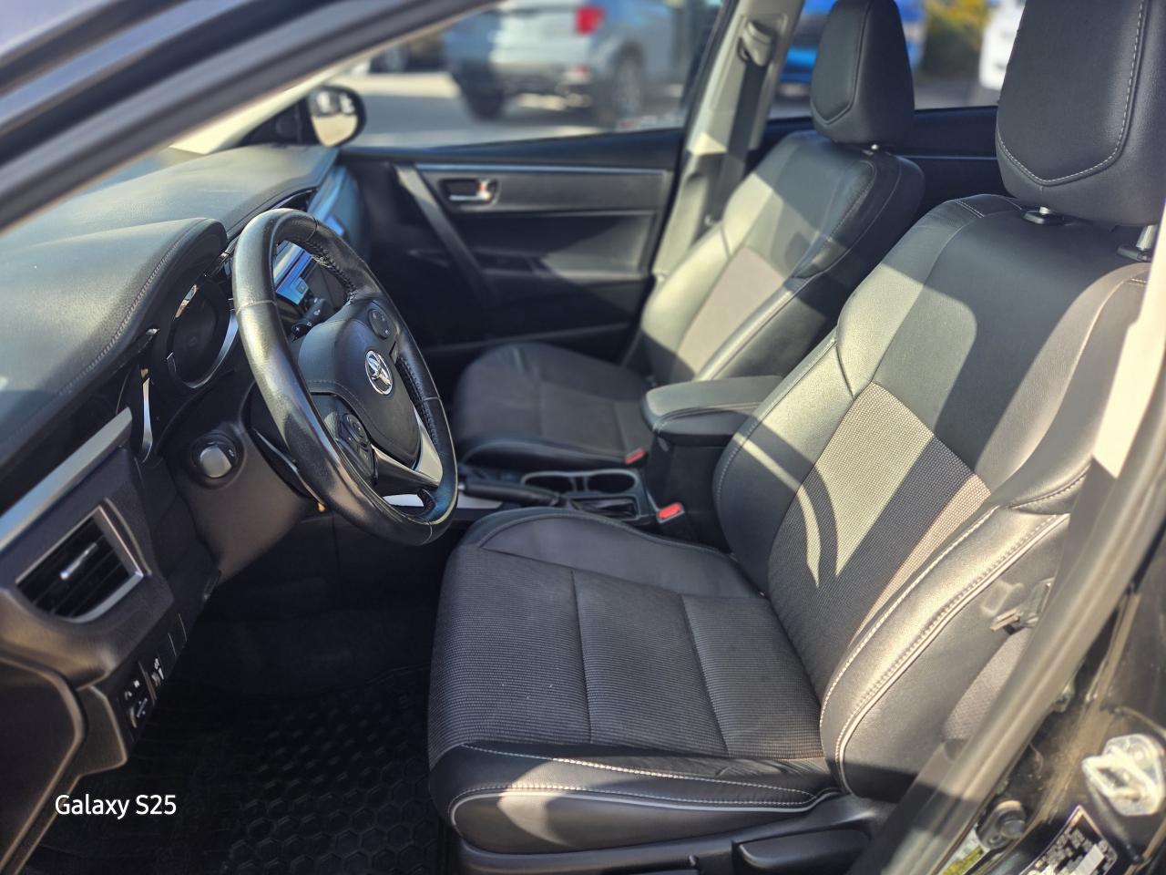 2016 Toyota Corolla S AUTO LEATHER ROOF ALLOYS  LOW km $ 16,688.00 Photo