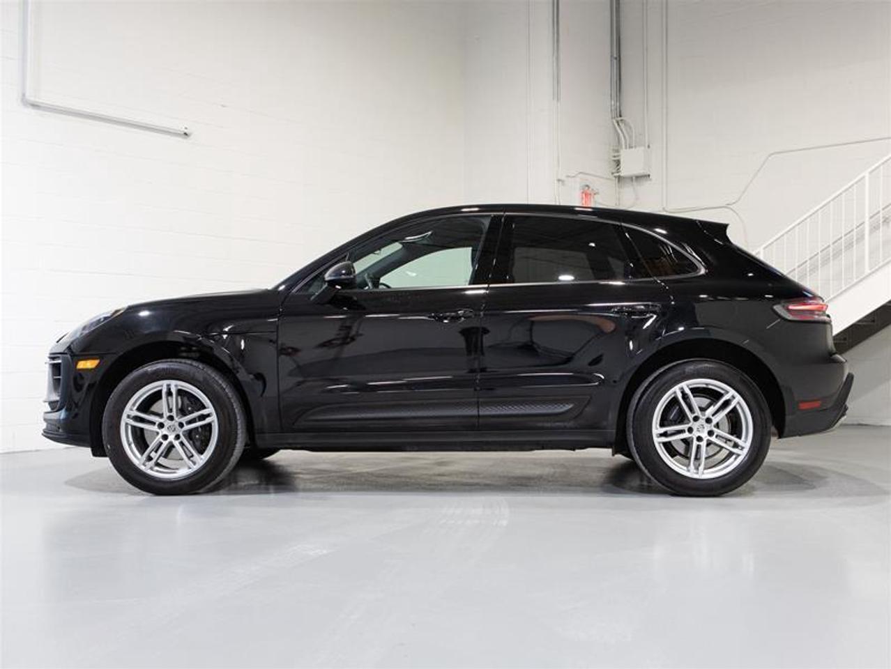 2023 Porsche Macan  Photo