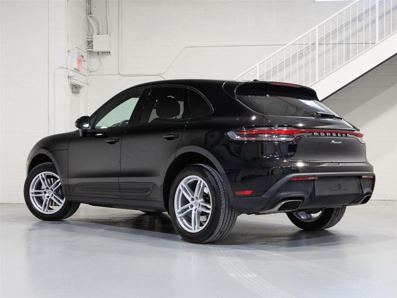 2023 Porsche Macan  Photo