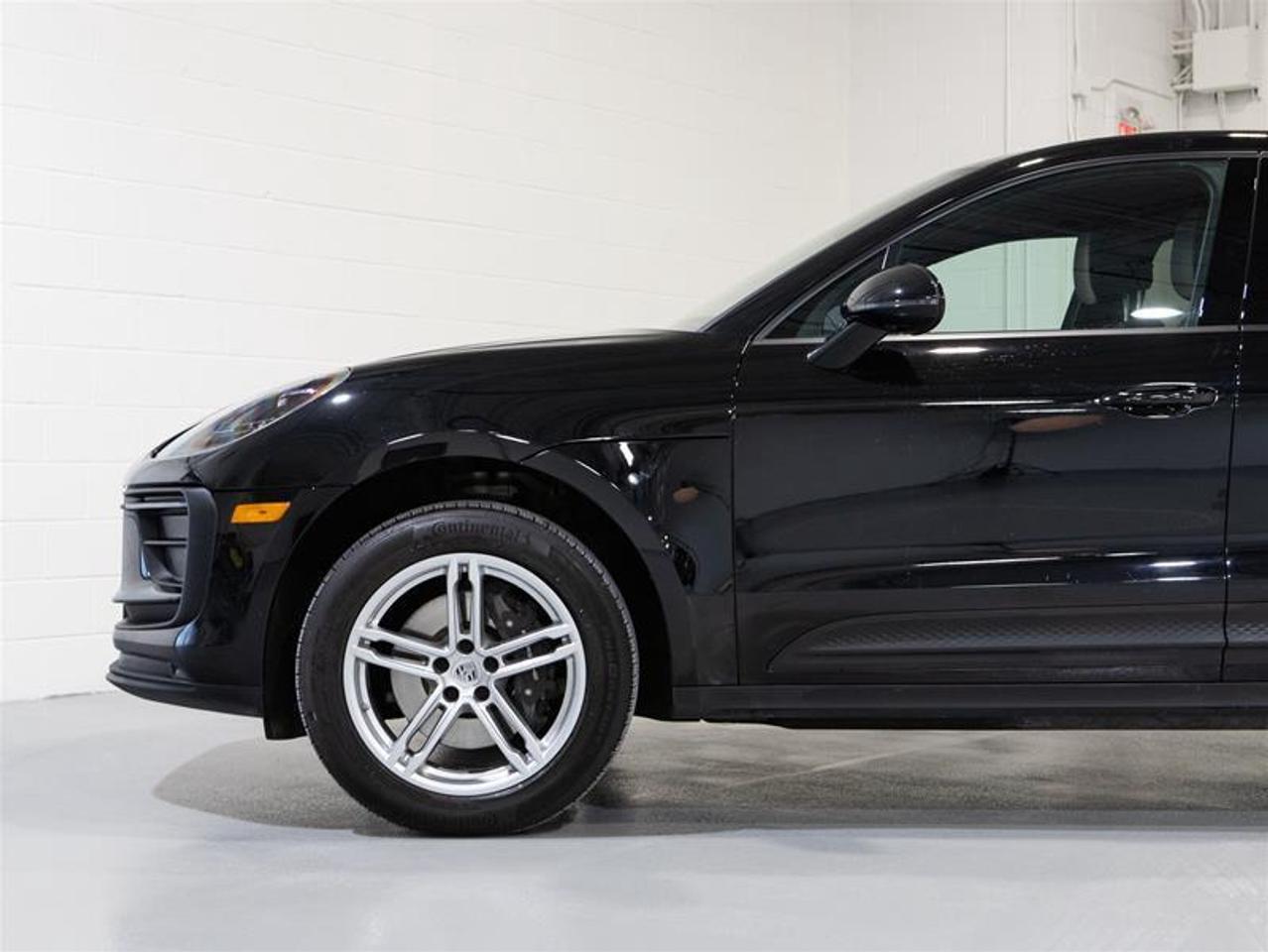 2023 Porsche Macan  Photo