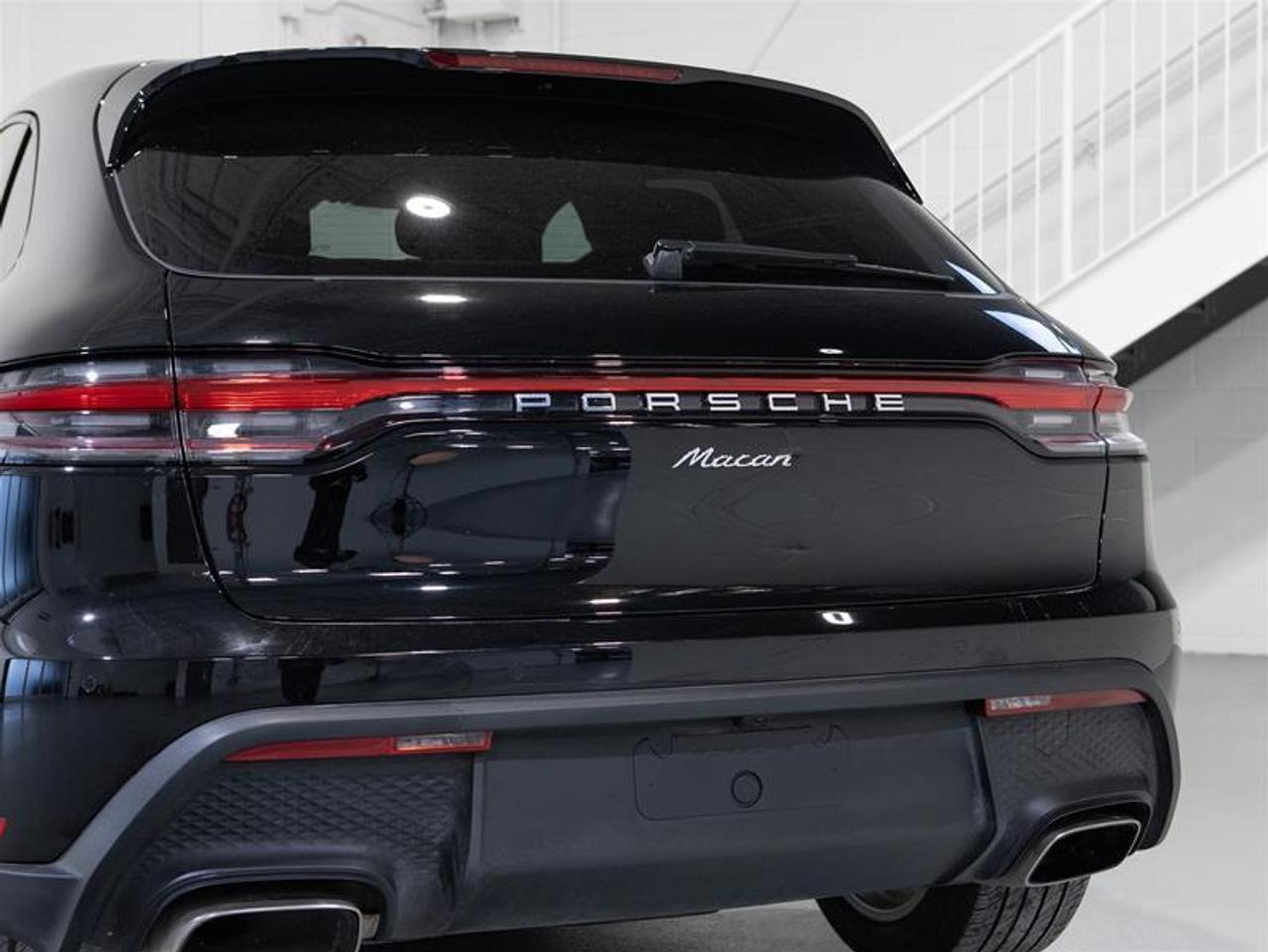 2023 Porsche Macan  Photo
