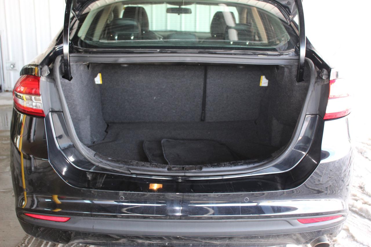 2018 Ford Fusion SE, 1-owner, Certified ready to go Photo