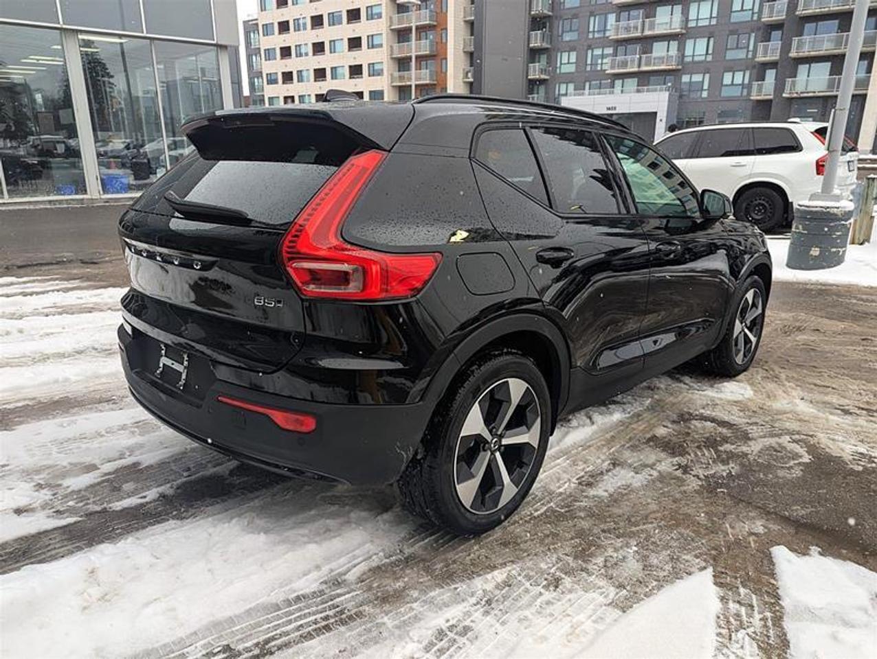 2025 Volvo XC40 B5 Plus   AWD   Low KM   Climate   Clean CarFax Photo2