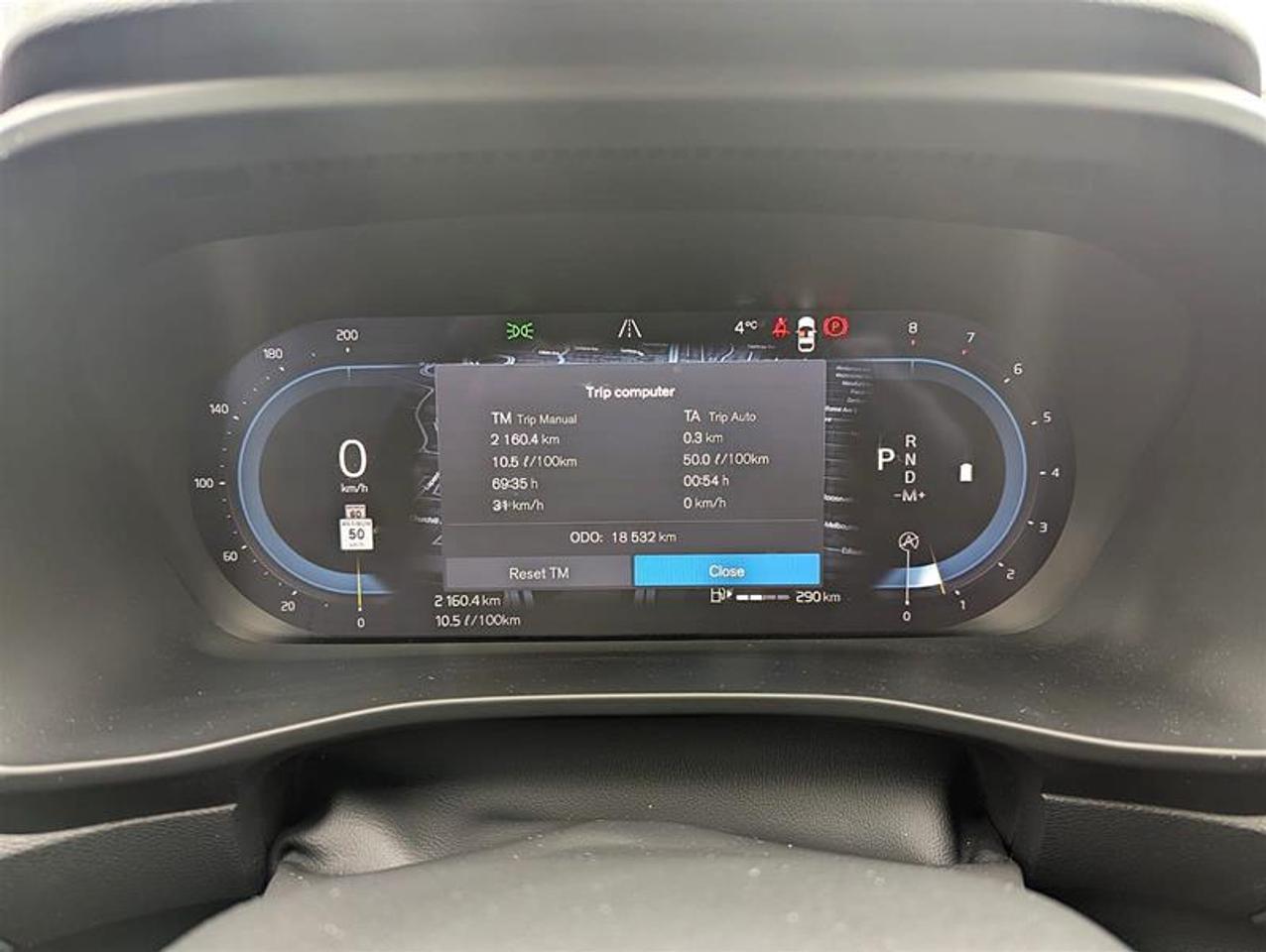 2025 Volvo XC40 B5 Plus   AWD   Low KM   Climate   Clean CarFax Photo