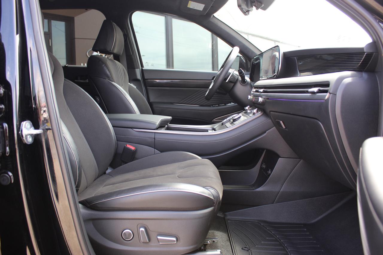 2025 Hyundai PALISADE Ultimate Calligraphy Night 7-Passenger AWD Photo