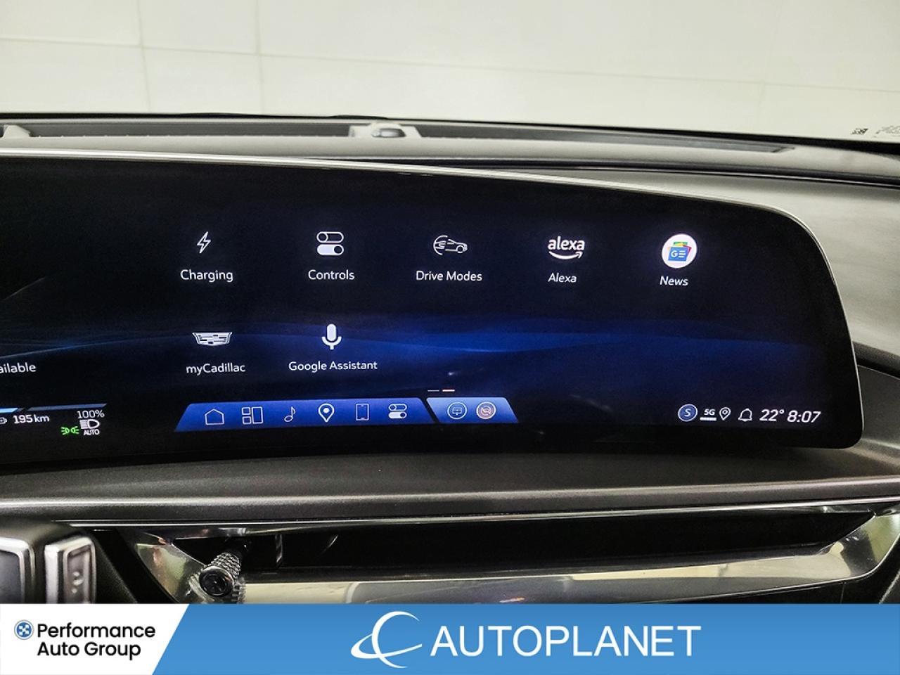 2024 Cadillac LYRIQ Tech, Electric, Back Up Cam, 505Km Range (est) Photo