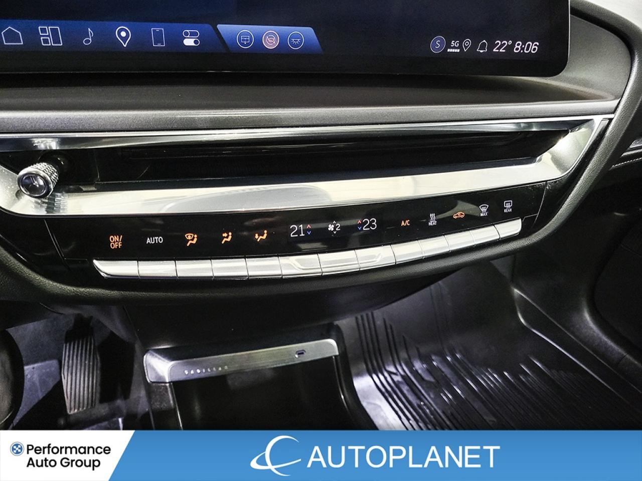 2024 Cadillac LYRIQ Tech, Electric, Back Up Cam, 505Km Range (est) Photo