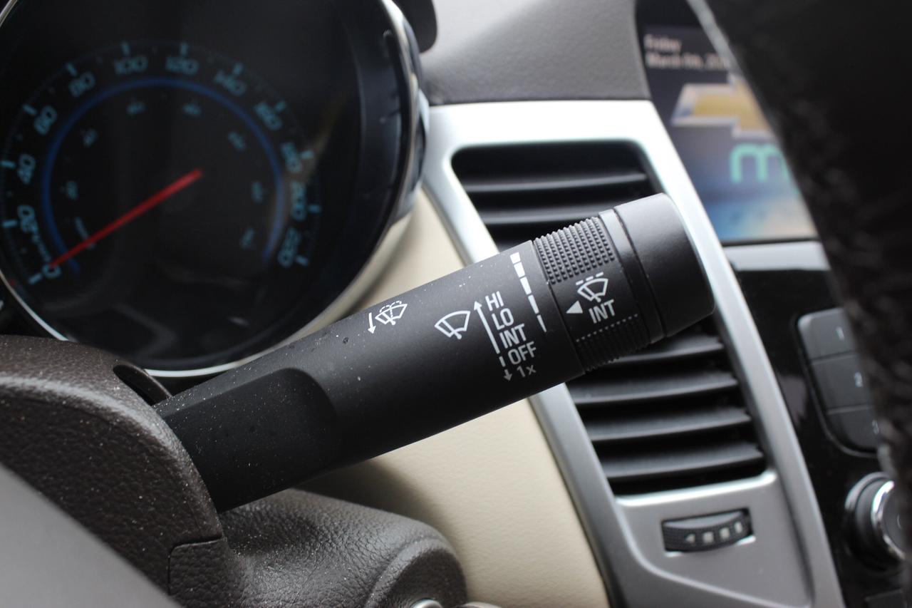 2015 Chevrolet Cruze Diesel Low Kilo ONLY 67000!!! Photo