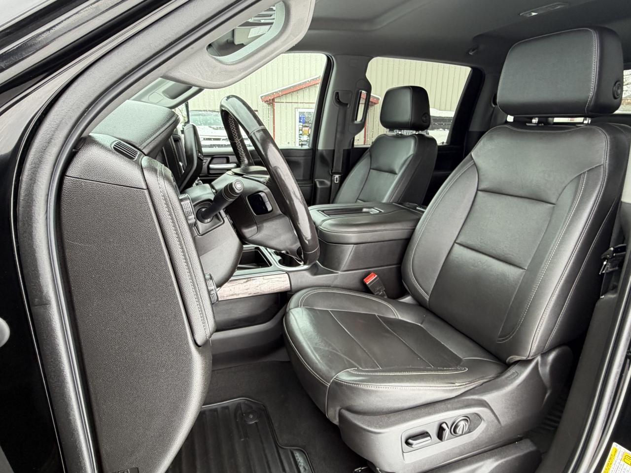 2021 Chevrolet SILVERADO 2500HD 4WD Crew Cab 159  LTZ Photo