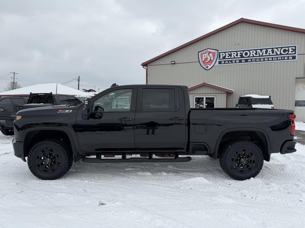 2021 Chevrolet SILVERADO 2500HD 4WD Crew Cab 159  LTZ Photo3