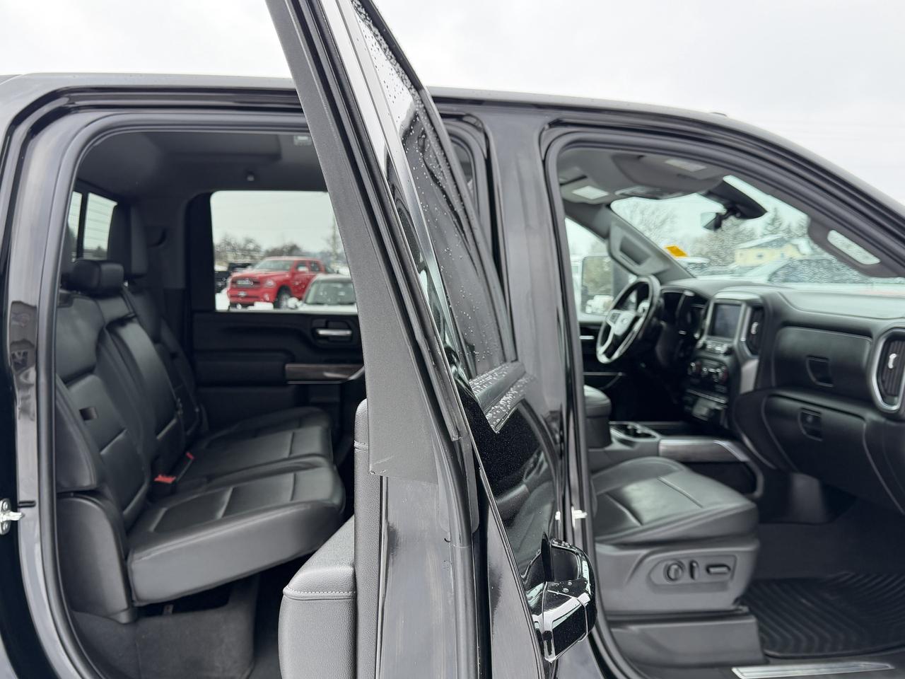 2021 Chevrolet SILVERADO 2500HD 4WD Crew Cab 159  LTZ Photo