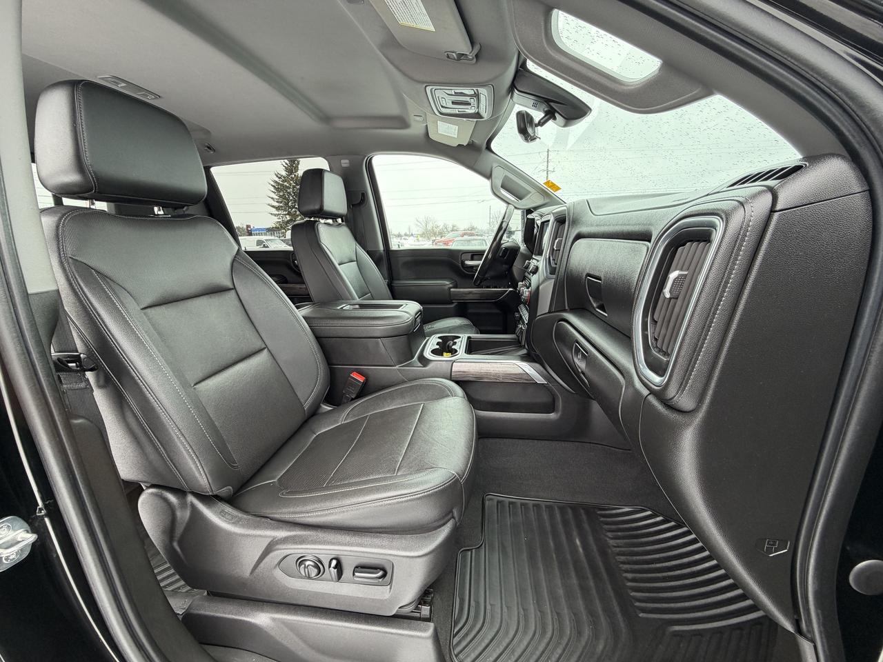 2021 Chevrolet SILVERADO 2500HD 4WD Crew Cab 159  LTZ Photo