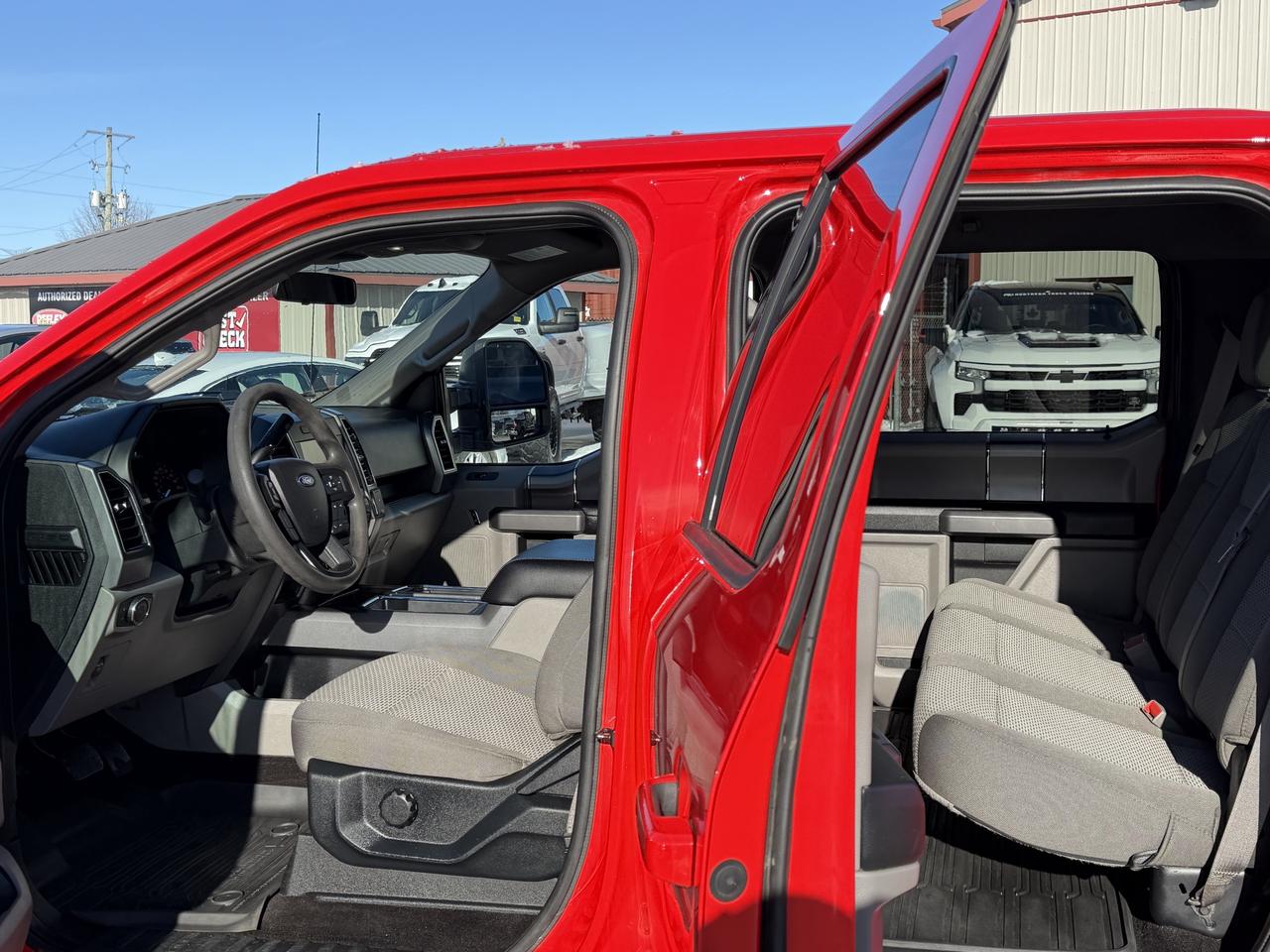 2020 Ford F-150 XLT 4WD SuperCrew 5.5' Box Photo