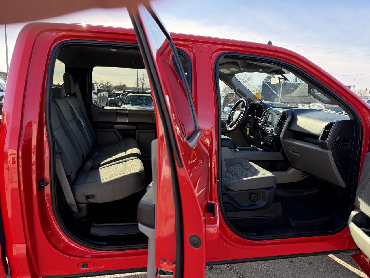 2020 Ford F-150 XLT 4WD SuperCrew 5.5' Box Photo