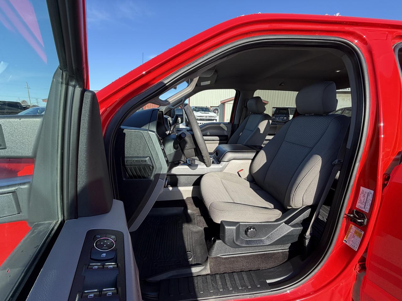 2020 Ford F-150 XLT 4WD SuperCrew 5.5' Box Photo