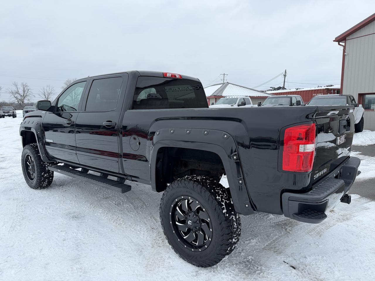 2017 GMC Sierra 1500 4WD Crew Cab 153.0  SLE Photo4