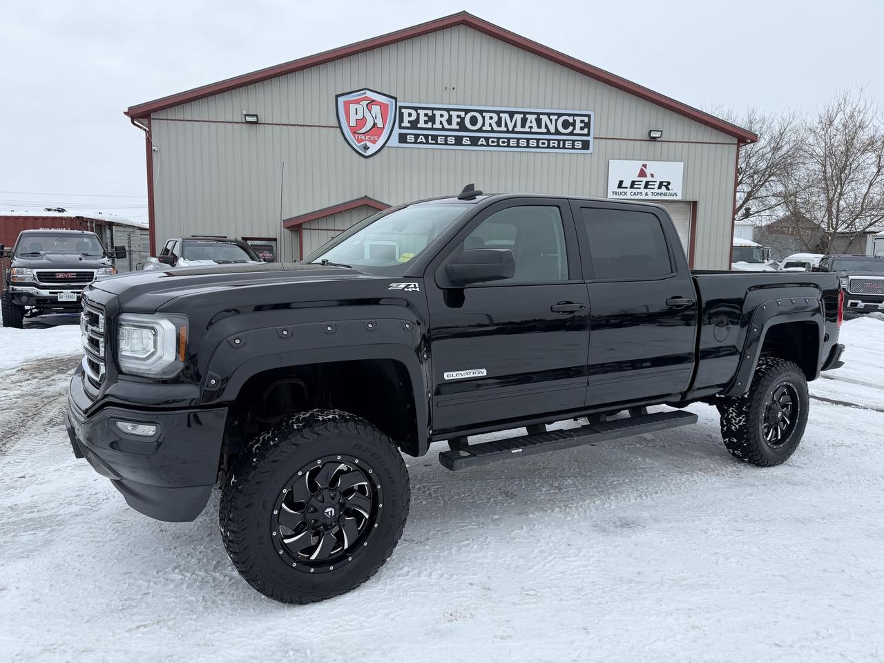 2017 GMC Sierra 1500 4WD Crew Cab 153.0  SLE Photo2