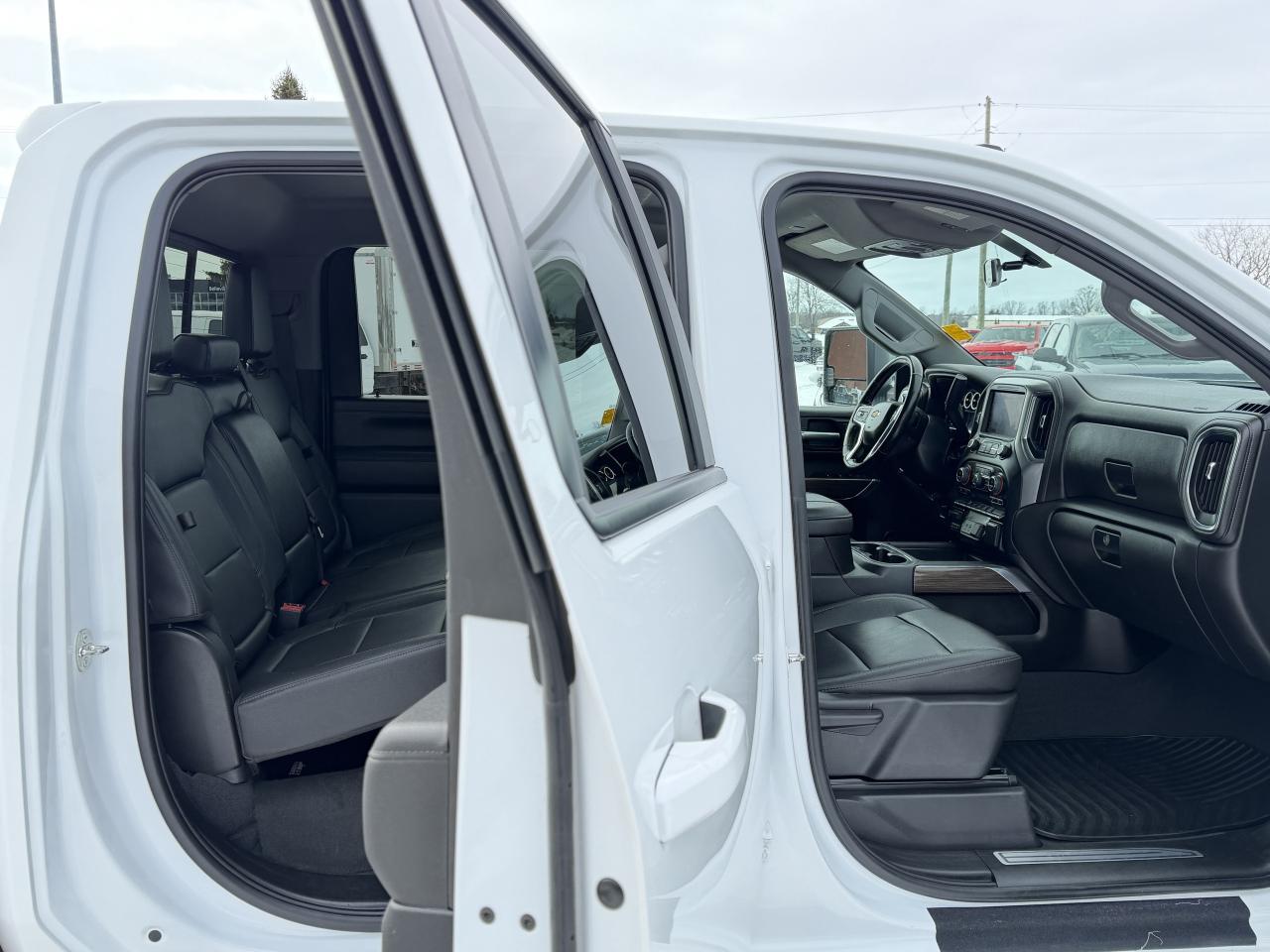 2023 Chevrolet Silverado 3500HD 4WD Crew Cab 172  LT Photo