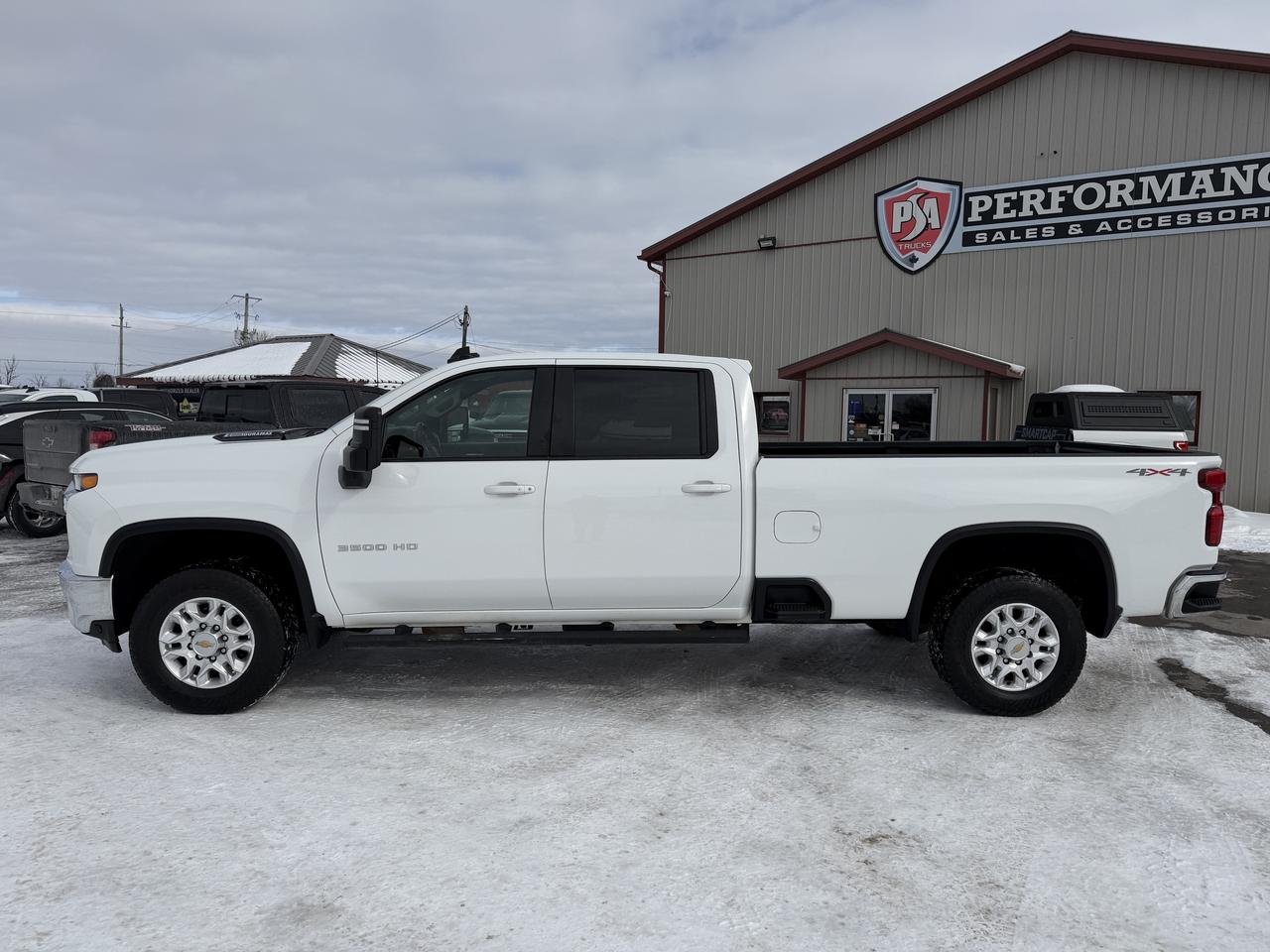 2023 Chevrolet Silverado 3500HD 4WD Crew Cab 172  LT Photo3