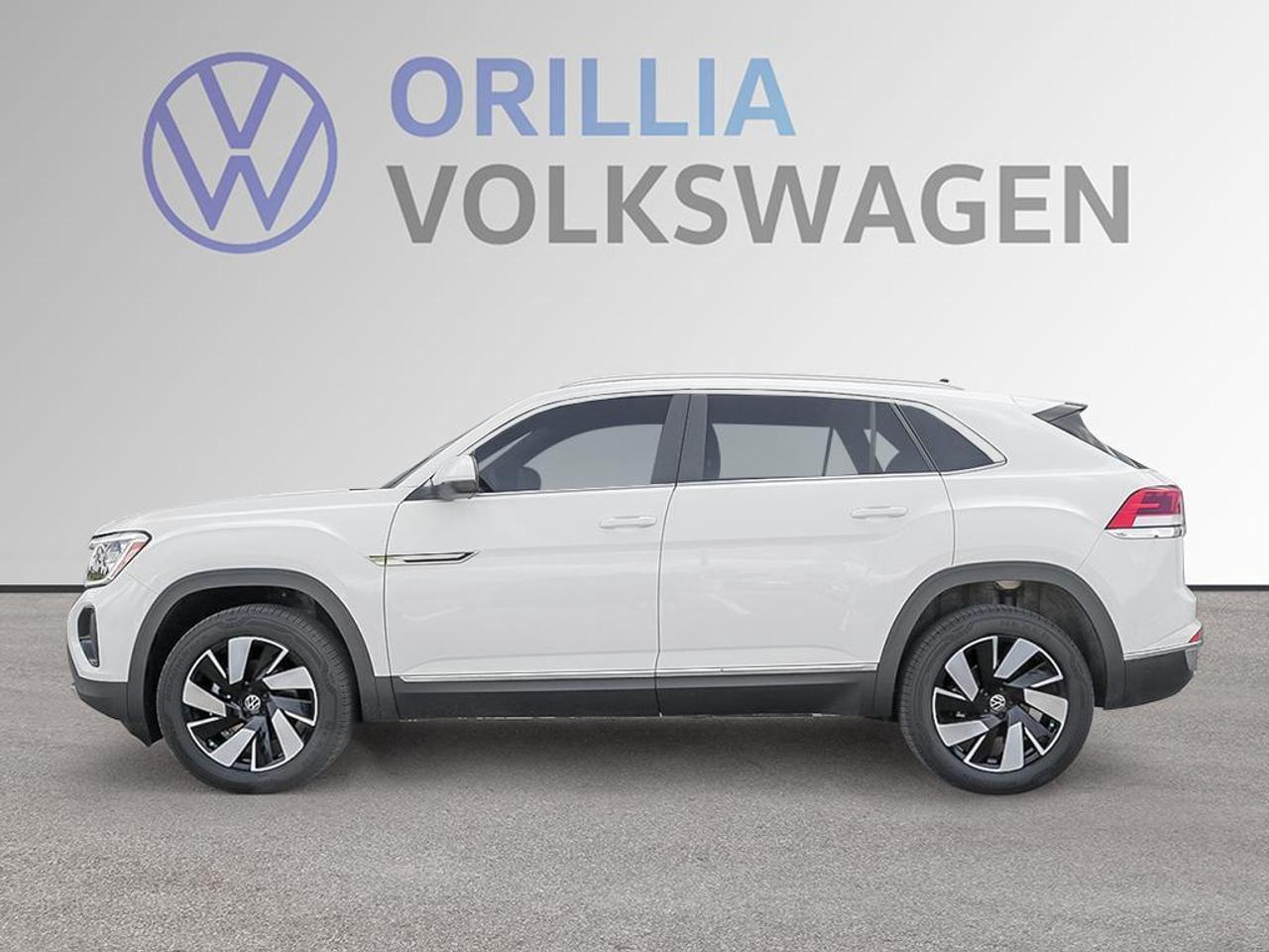 2025 Volkswagen Atlas Cross Sport Highline Black Wheel Package / Oryx White Pearl / Photo2