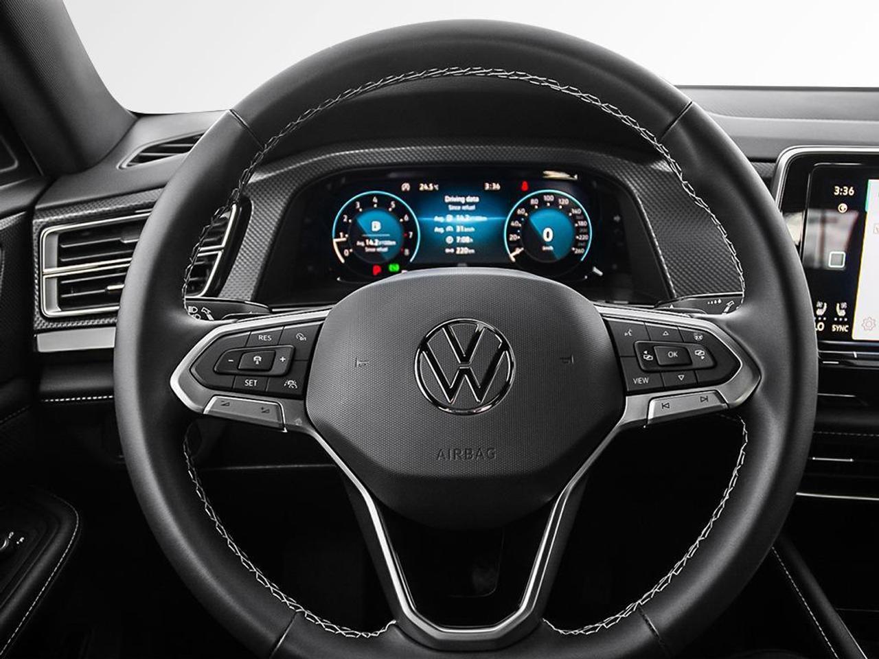 2025 Volkswagen Atlas Cross Sport Highline Black Wheel Package / Oryx White Pearl / Photo