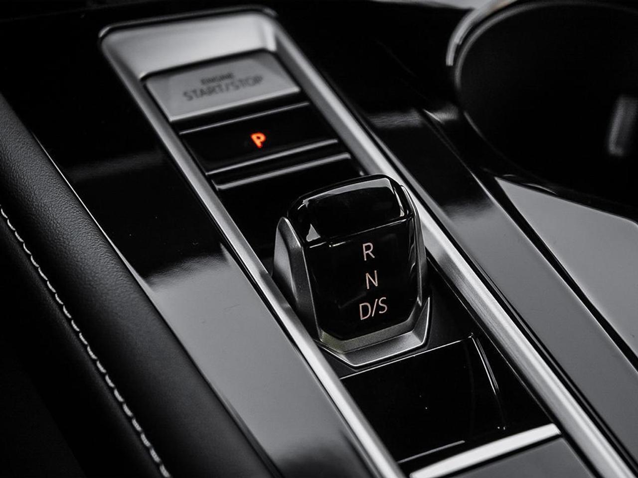 2025 Volkswagen Atlas Cross Sport Highline Black Wheel Package / Oryx White Pearl / Photo