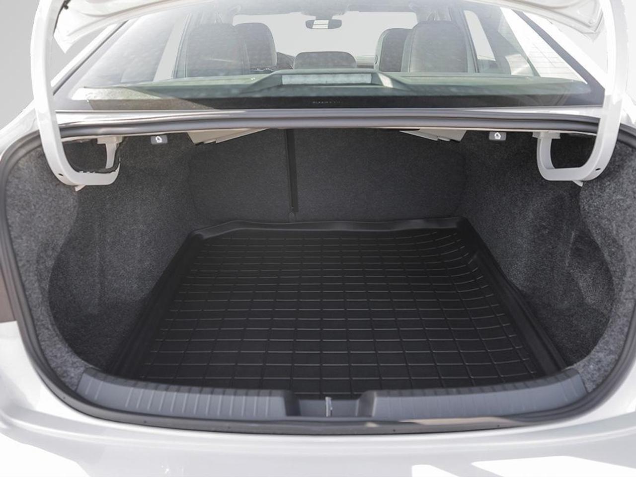 2025 Volkswagen Jetta Highline Dynamic Headlights   Remote Start / Photo