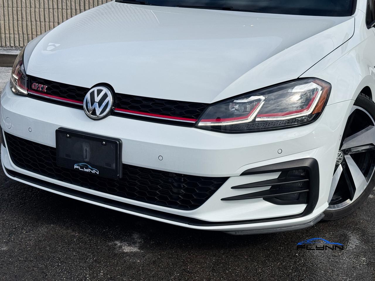 2018 Volkswagen Golf GTI SE 6A 4-Door Autobahn, One Owner Photo