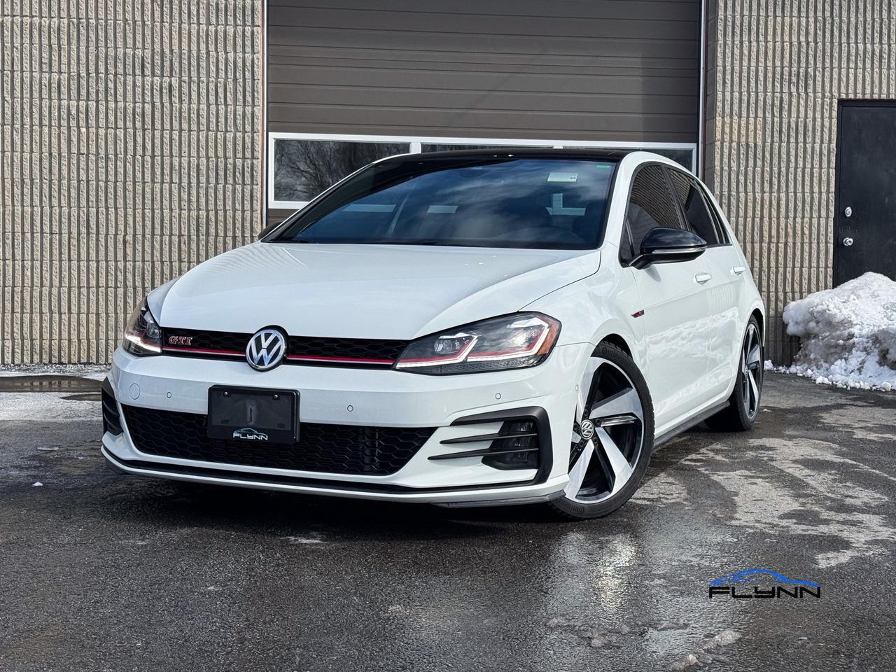 2018 Volkswagen Golf GTI SE 6A 4-Door Autobahn, One Owner Photo