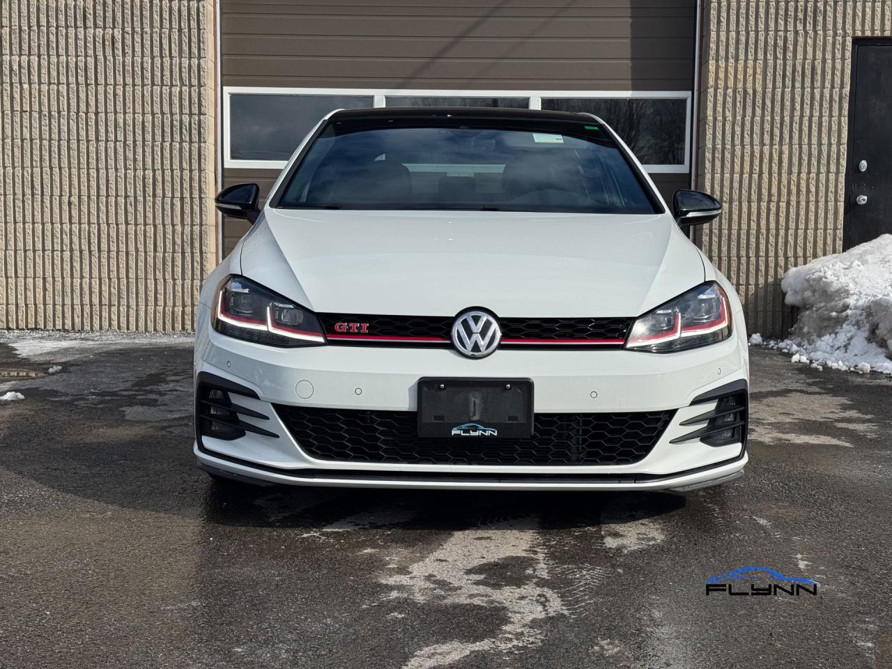 2018 Volkswagen Golf GTI SE 6A 4-Door Autobahn, One Owner Photo