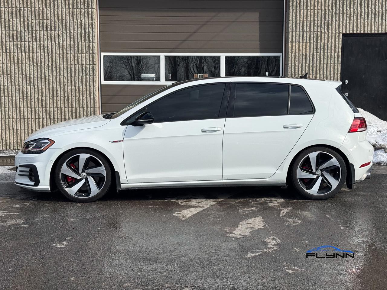 2018 Volkswagen Golf GTI SE 6A 4-Door Autobahn, One Owner Photo