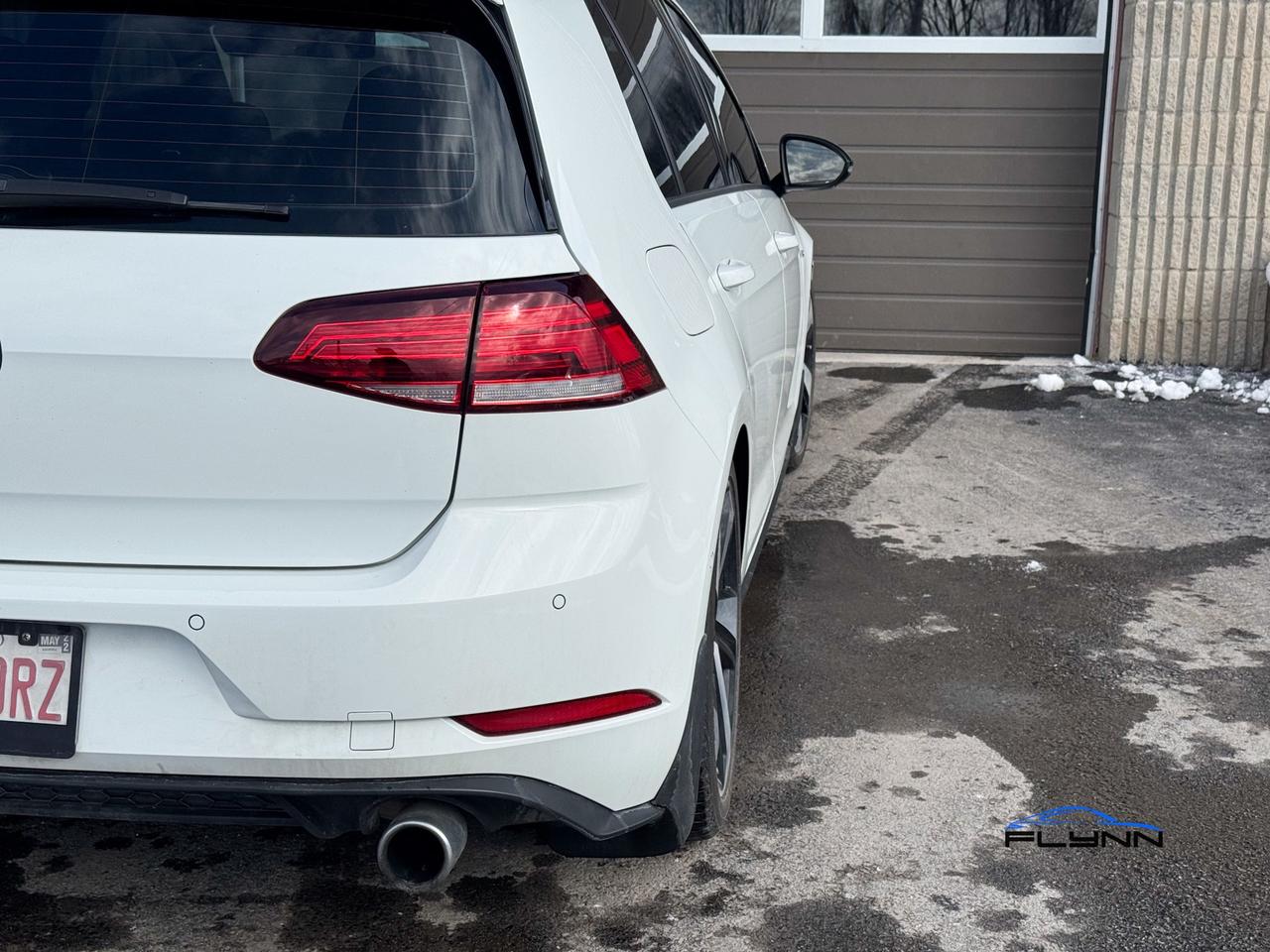 2018 Volkswagen Golf GTI SE 6A 4-Door Autobahn, One Owner Photo