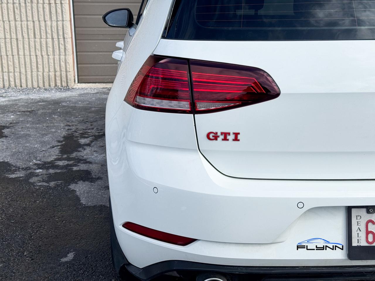 2018 Volkswagen Golf GTI SE 6A 4-Door Autobahn, One Owner Photo