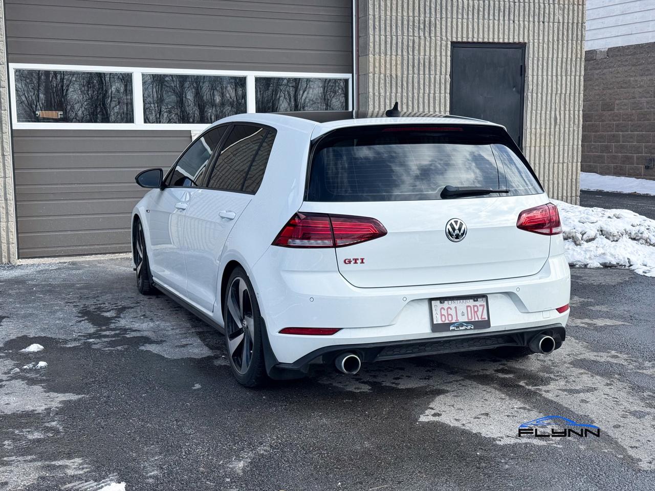 2018 Volkswagen Golf GTI SE 6A 4-Door Autobahn, One Owner Photo