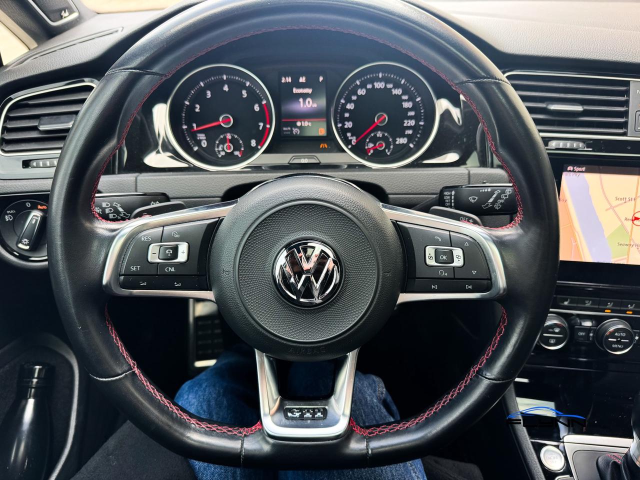 2018 Volkswagen Golf GTI SE 6A 4-Door Autobahn, One Owner Photo