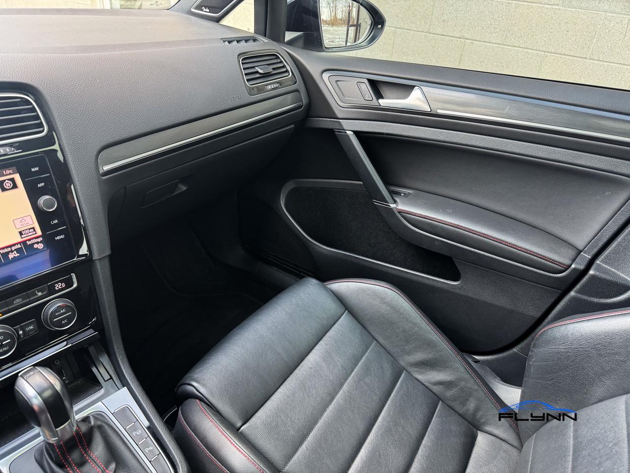 2018 Volkswagen Golf GTI SE 6A 4-Door Autobahn, One Owner Photo