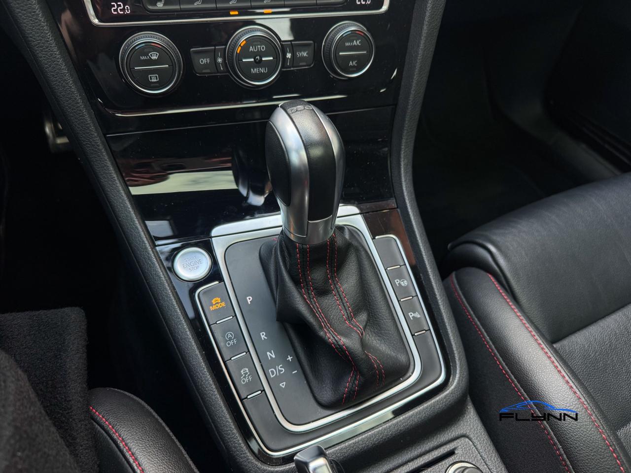 2018 Volkswagen Golf GTI SE 6A 4-Door Autobahn, One Owner Photo