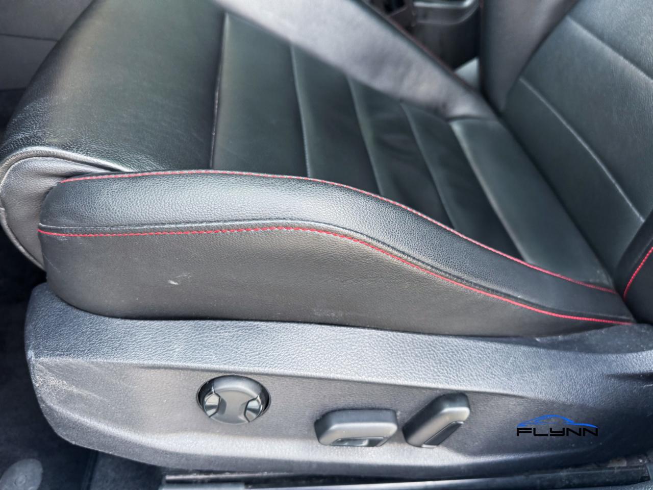 2018 Volkswagen Golf GTI SE 6A 4-Door Autobahn, One Owner Photo