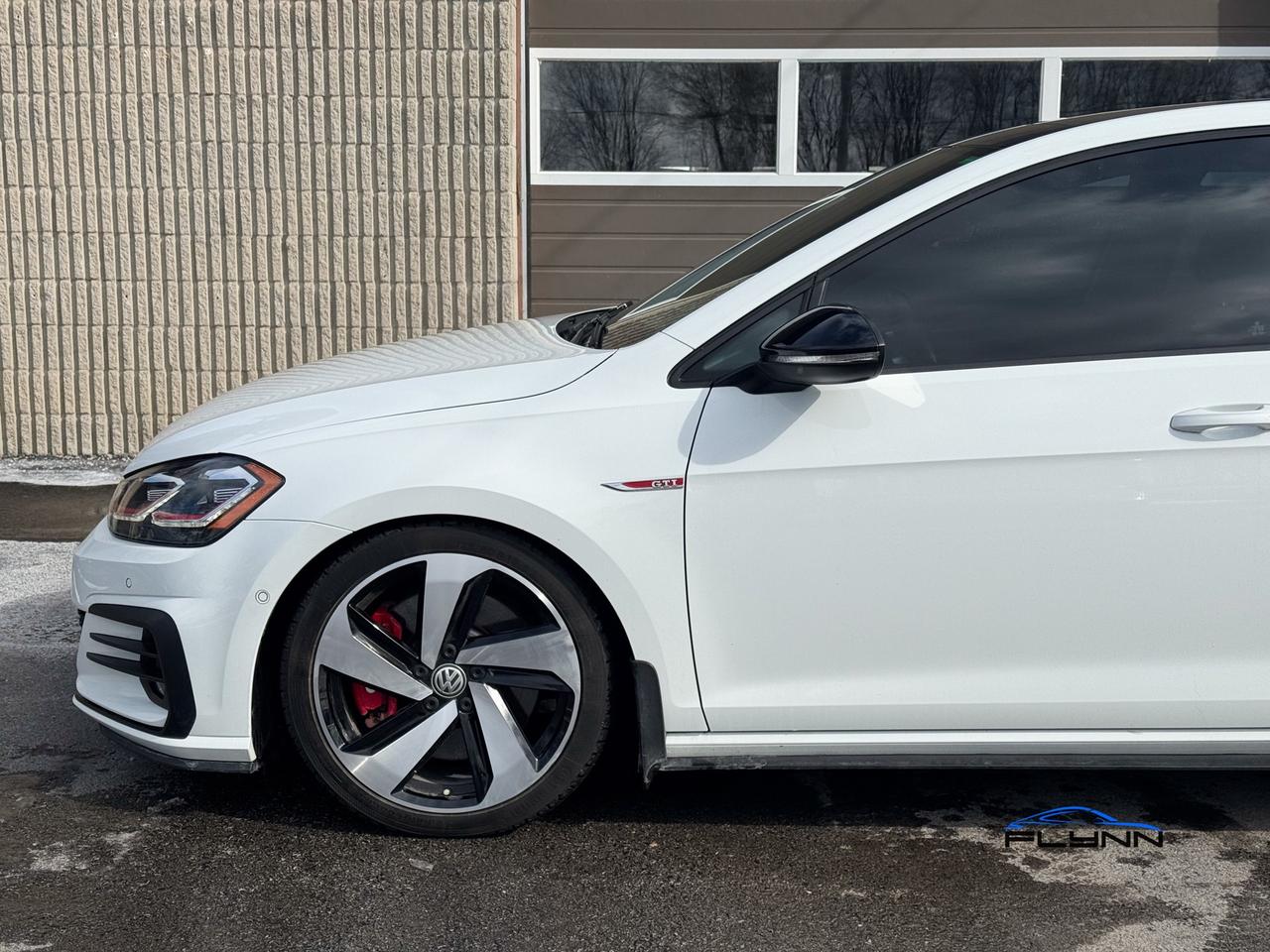 2018 Volkswagen Golf GTI SE 6A 4-Door Autobahn, One Owner Photo