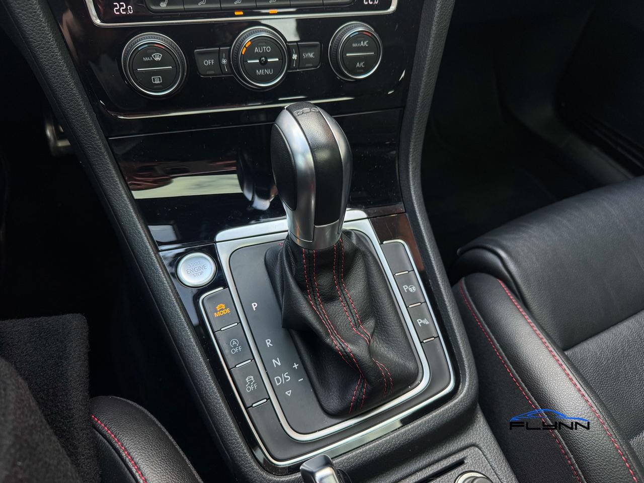 2018 Volkswagen Golf GTI SE 6A 4-Door Autobahn, One Owner Photo