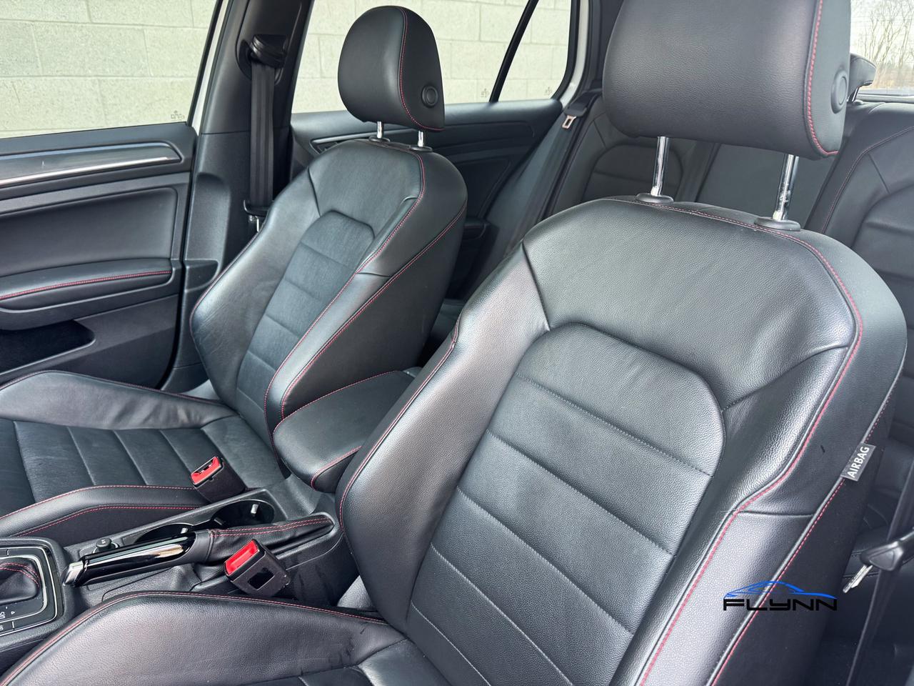 2018 Volkswagen Golf GTI SE 6A 4-Door Autobahn, One Owner Photo