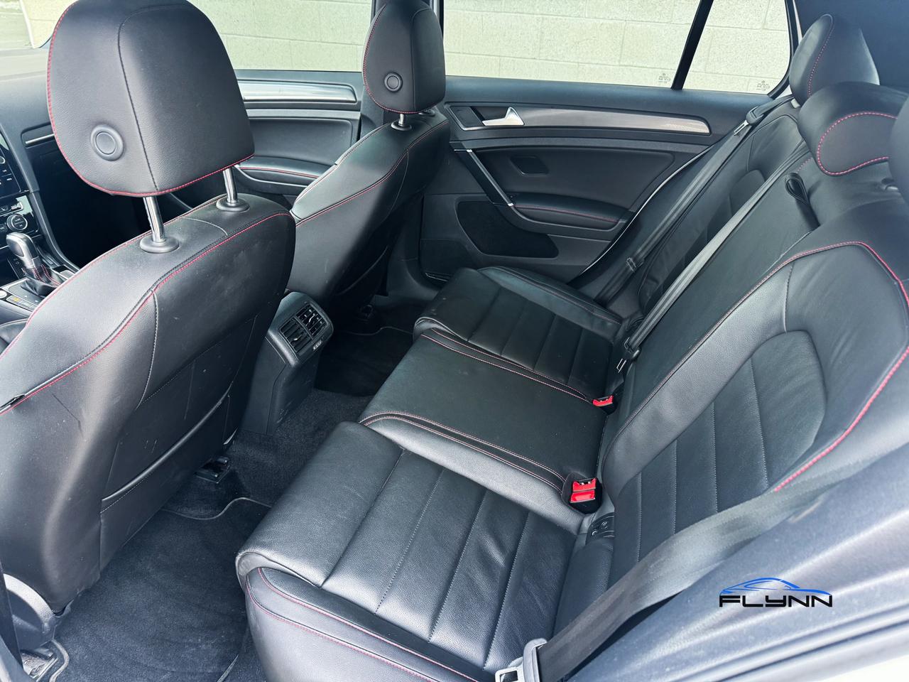 2018 Volkswagen Golf GTI SE 6A 4-Door Autobahn, One Owner Photo