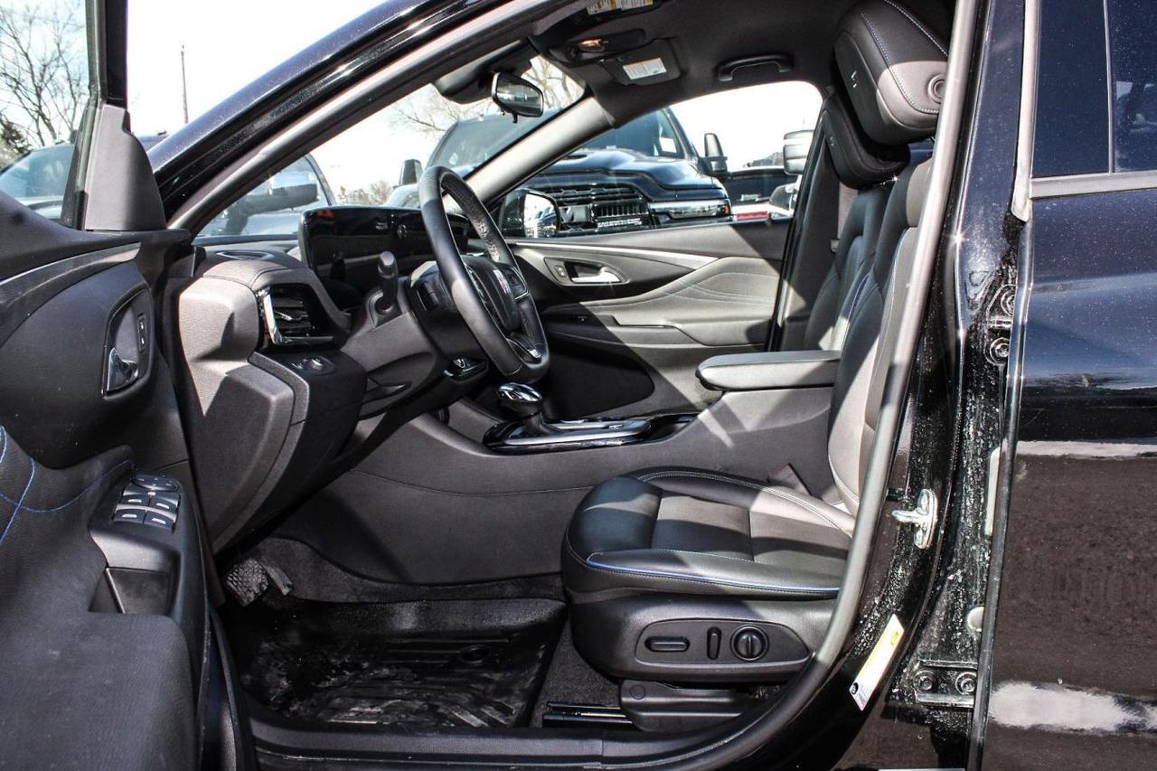 2025 Buick Envista Sport Touring ST  SiriusXM BkpCam HtdSeats Photo