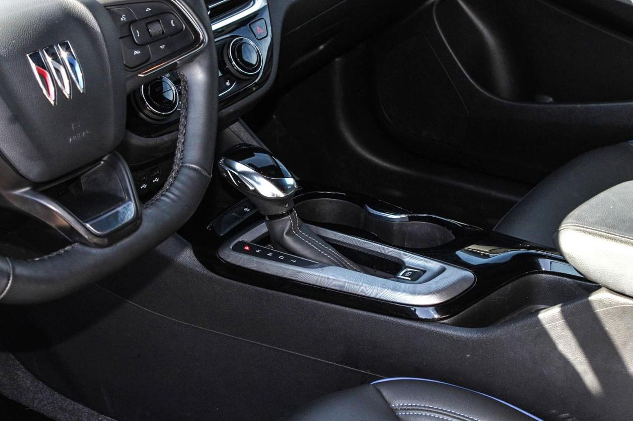 2025 Buick Envista Sport Touring ST  SiriusXM BkpCam HtdSeats Photo