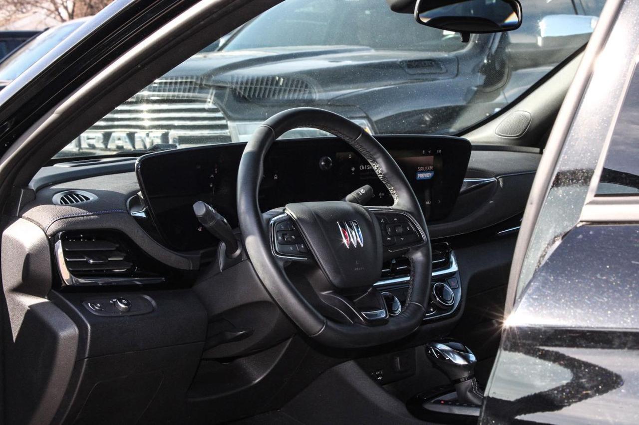 2025 Buick Envista Sport Touring ST  SiriusXM BkpCam HtdSeats Photo