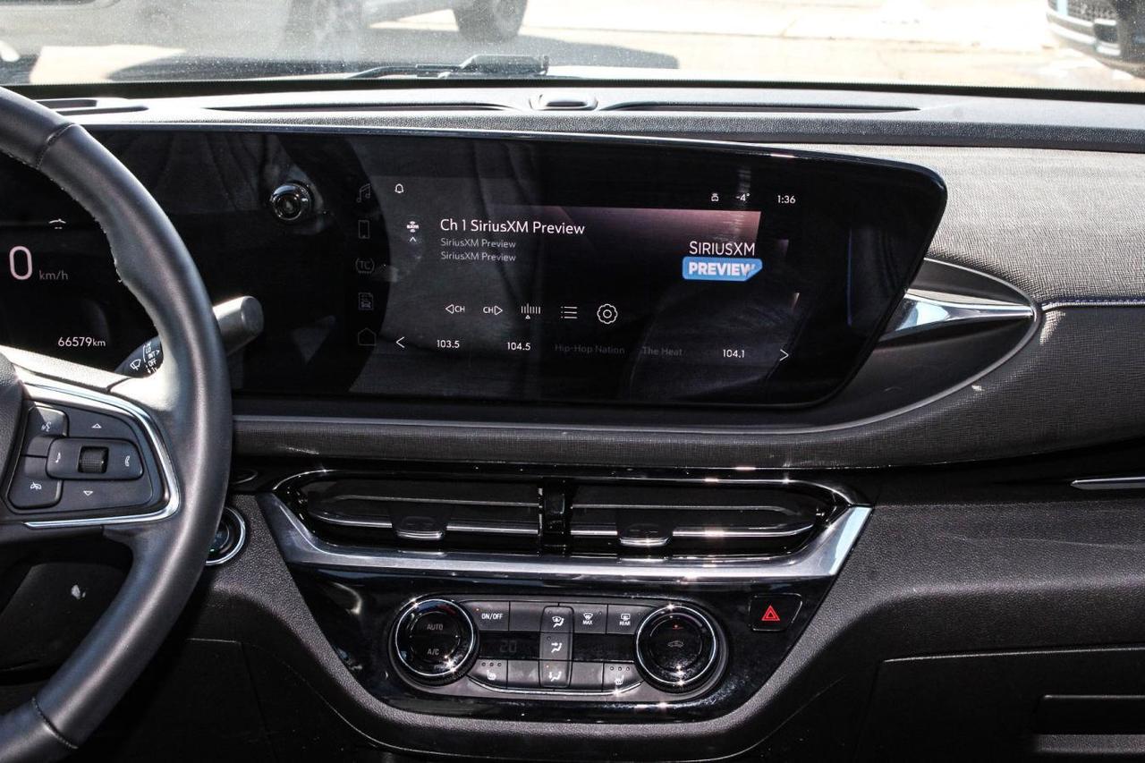 2025 Buick Envista Sport Touring ST  SiriusXM BkpCam HtdSeats Photo