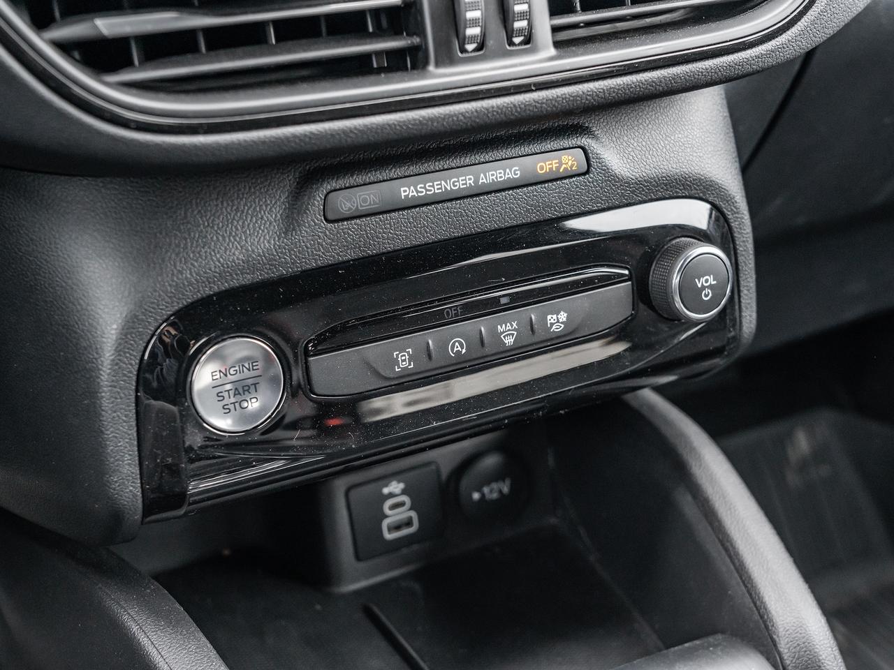 2024 Ford Escape ST-Line AWD  NAVI  BACK UP CAMERA  LOW KMS Photo