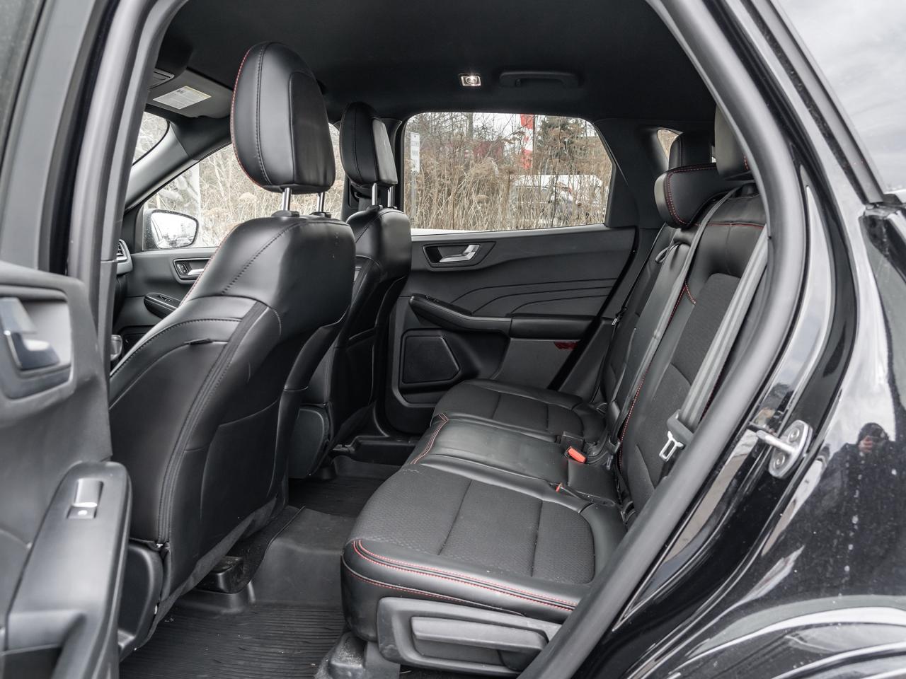 2024 Ford Escape ST-Line AWD  NAVI  BACK UP CAMERA  LOW KMS Photo